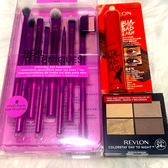 Real Techniques Other - NWT Real Techniques eye brush set bundle